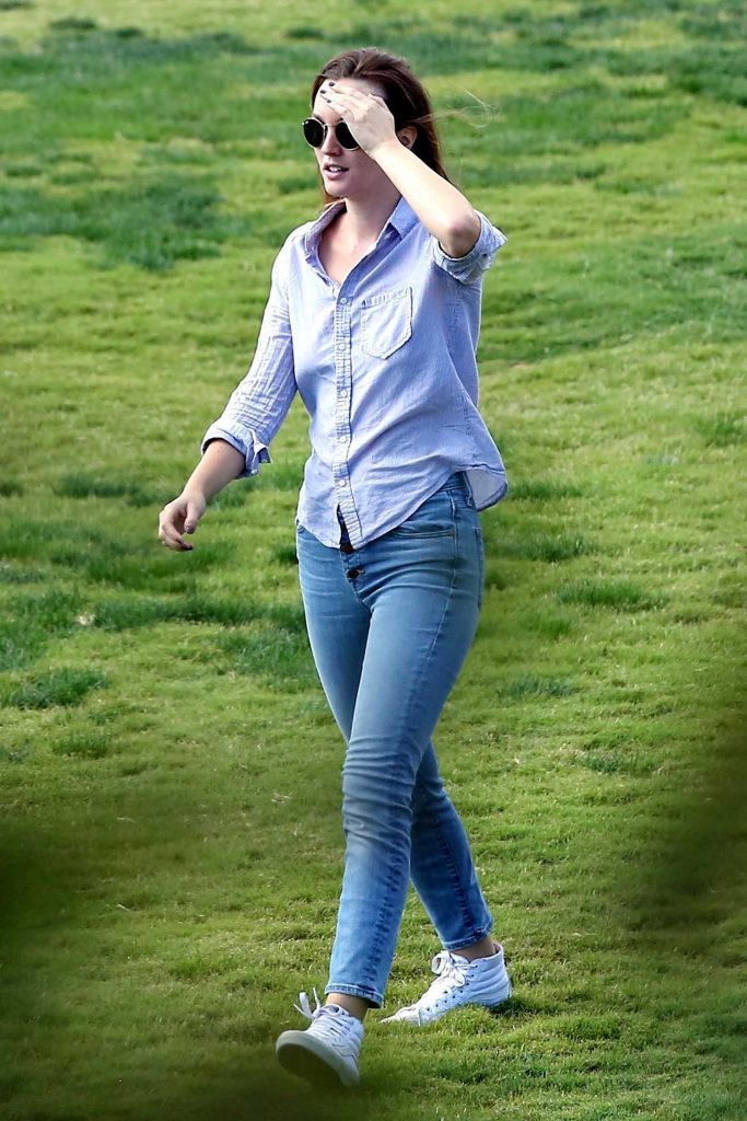 Meester Was Seen With Her Daughter at the Park in Los Angeles-2