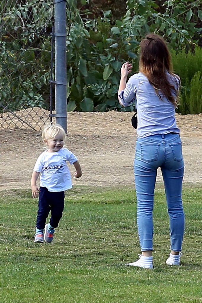Meester Was Seen With Her Daughter at the Park in Los Angeles-4