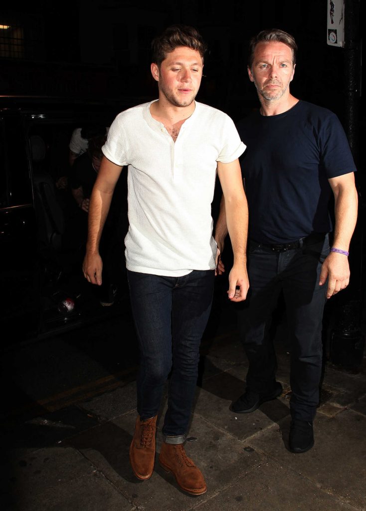 Niall Horan Was Seen Out in Notting Hill, London-2