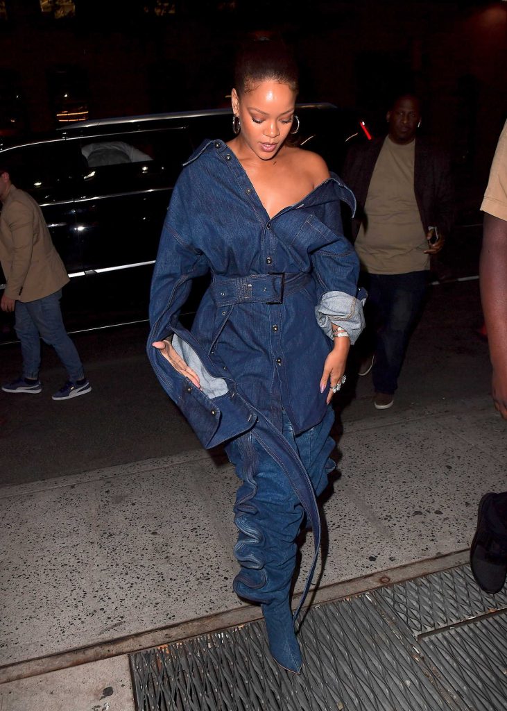 Rihanna Was Spotted Out in New York City-4
