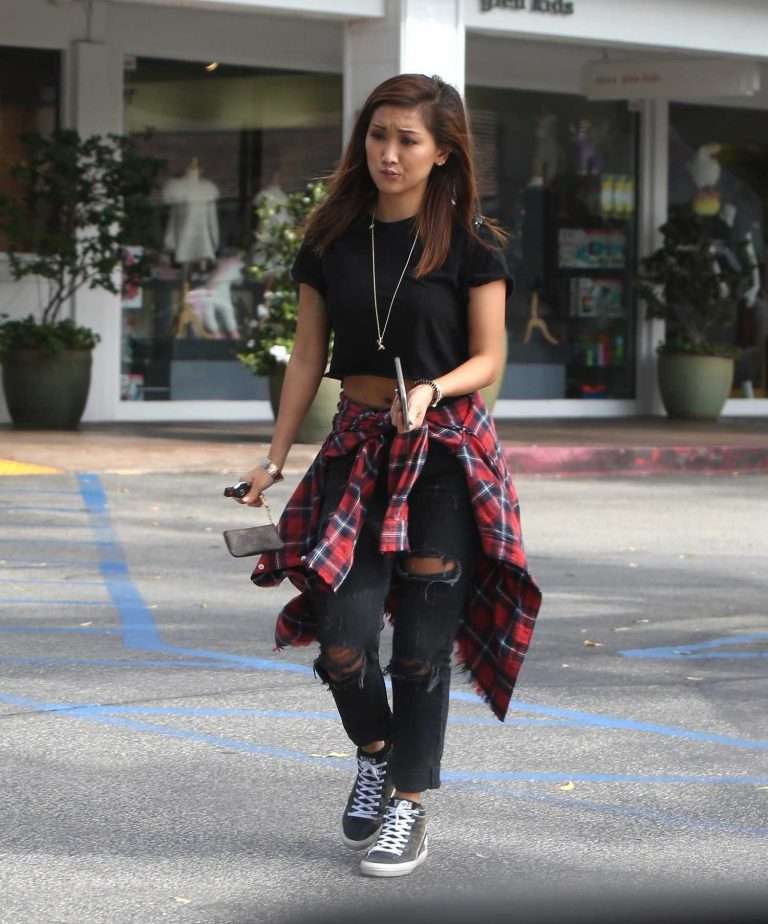 Brenda Song Arrives at SHU Sushi House in LA - Celeb Donut
