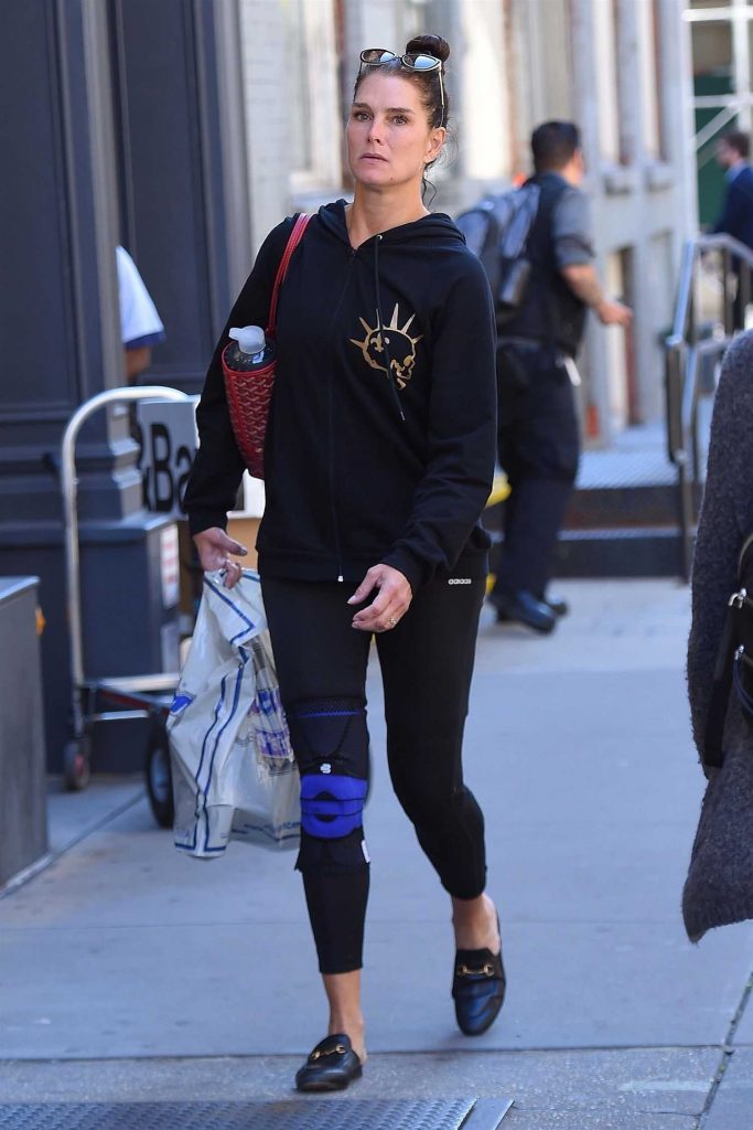 Brooke Shields Arrives at the Gym in New York-1