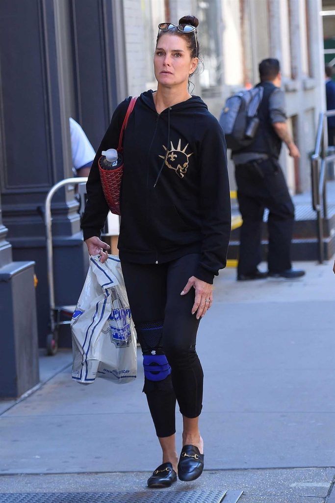 Brooke Shields Arrives at the Gym in New York-2