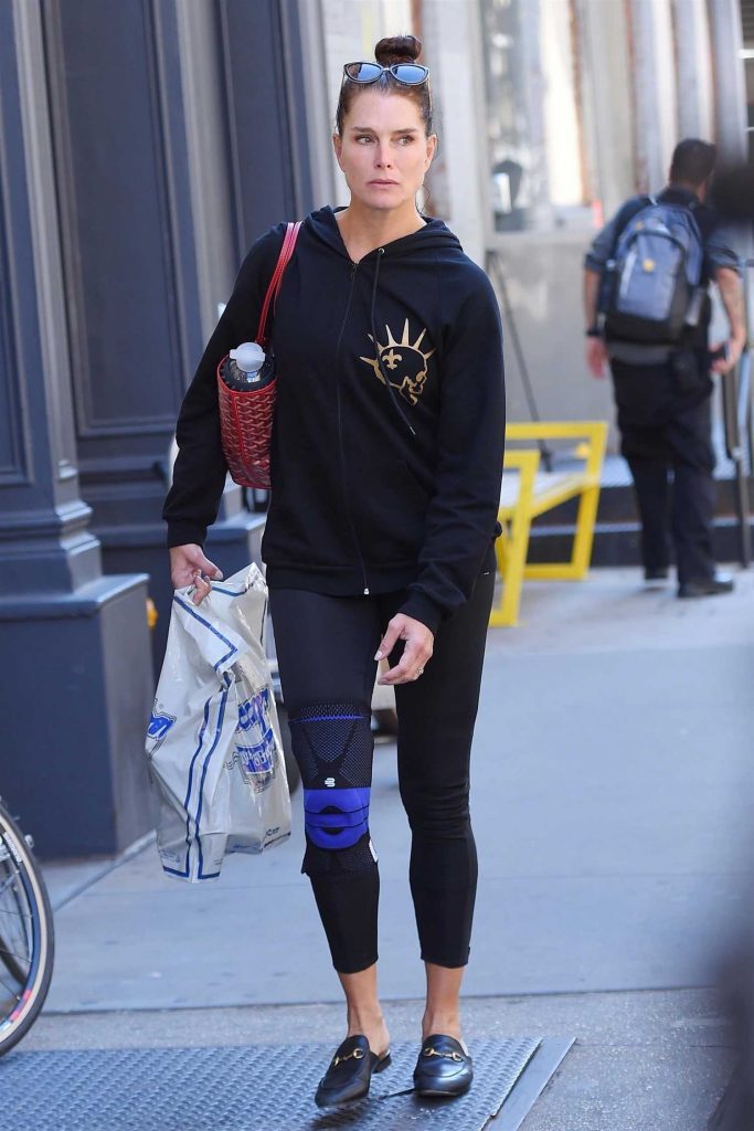Brooke Shields Arrives at the Gym in New York-3