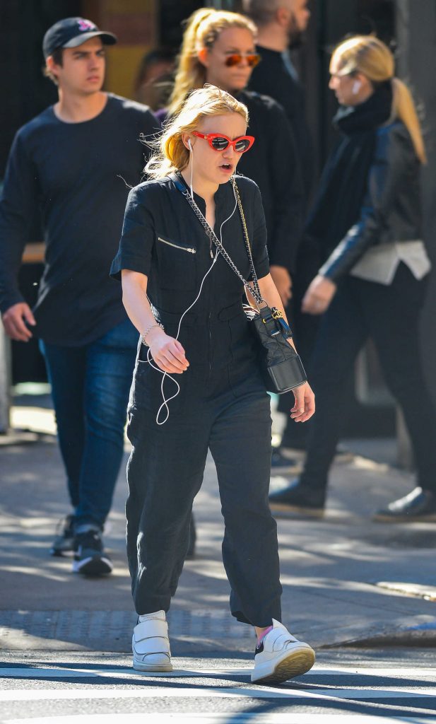 Dakota Fanning Out on a Stroll in NYC-2