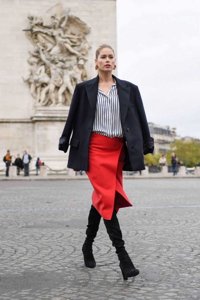 Doutzen Kroes Does a Photo Shoot for L’Oreal During Paris Fashion Week-1