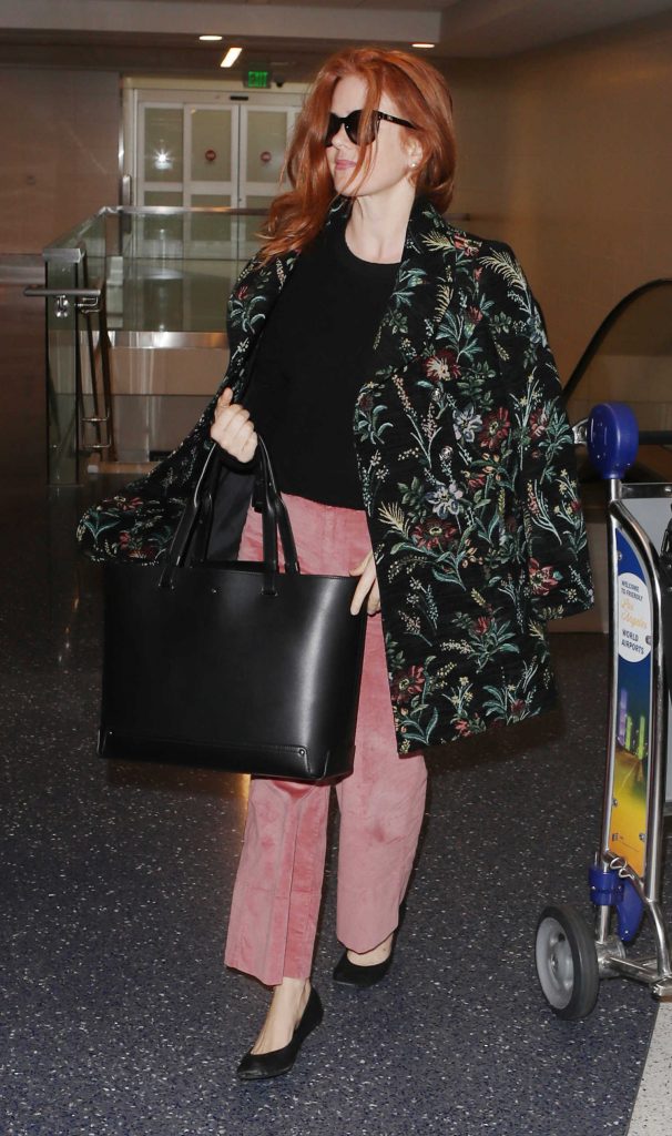 Isla Fisher Was Seen at LAX Airport in Los Angeles-1