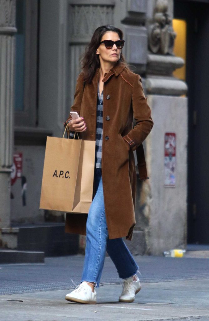 Katie Holmes Shops at A.P.C. in Manhattan's Soho Neighborhood in NYC-1