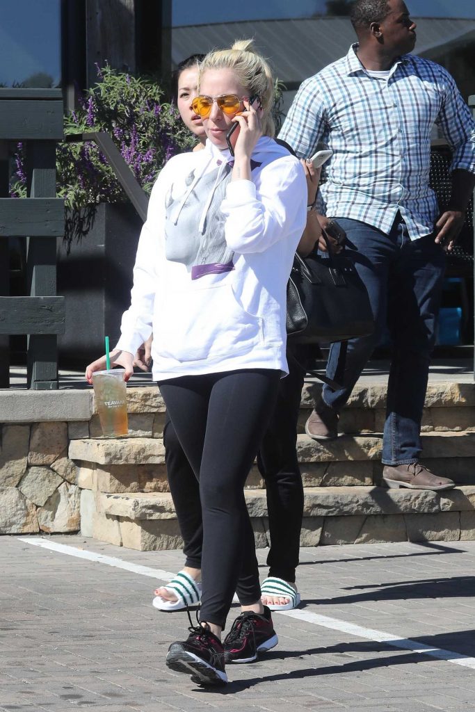 Lady Gaga Leaves a Starbucks in Malibu-3