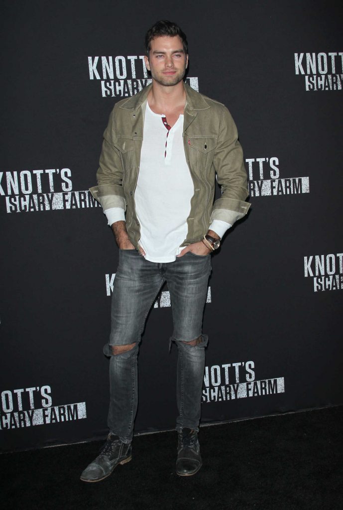 Pierson Fode at the Knott's Scary Farm Celebrity Night in Buena Park-1