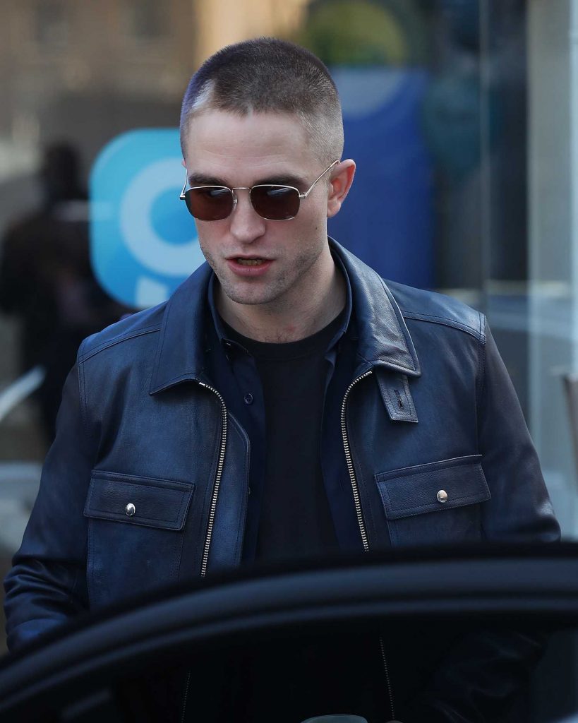 Robert Pattinson Was Seen Out in London-4