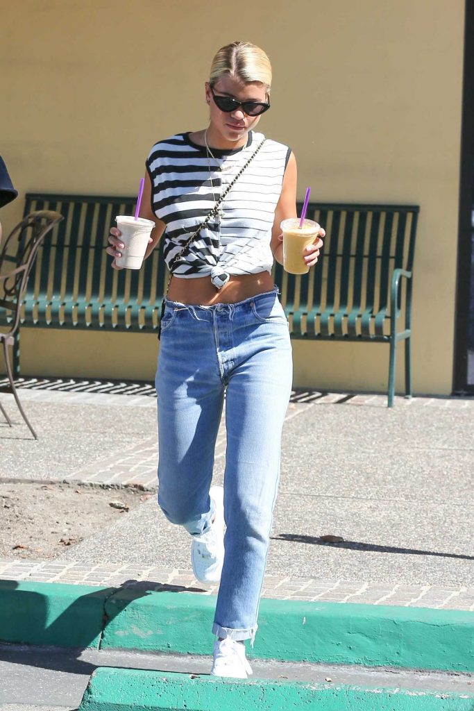 Sofia Richie Gets a Coffe Out in Los Angeles-1