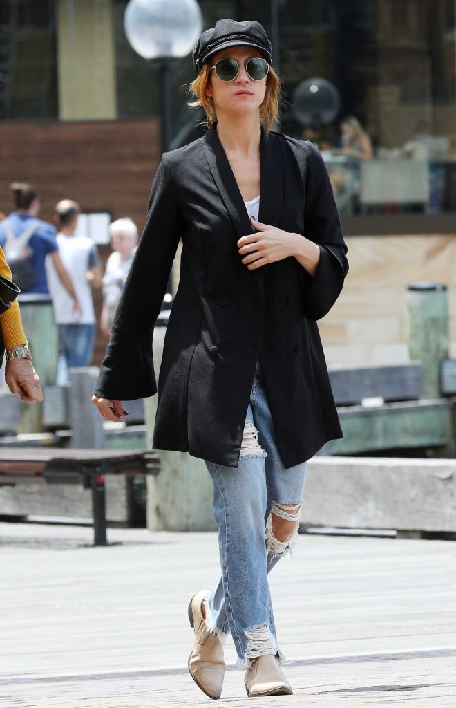 Brittany Snow Was Seen Out in Sydney-1