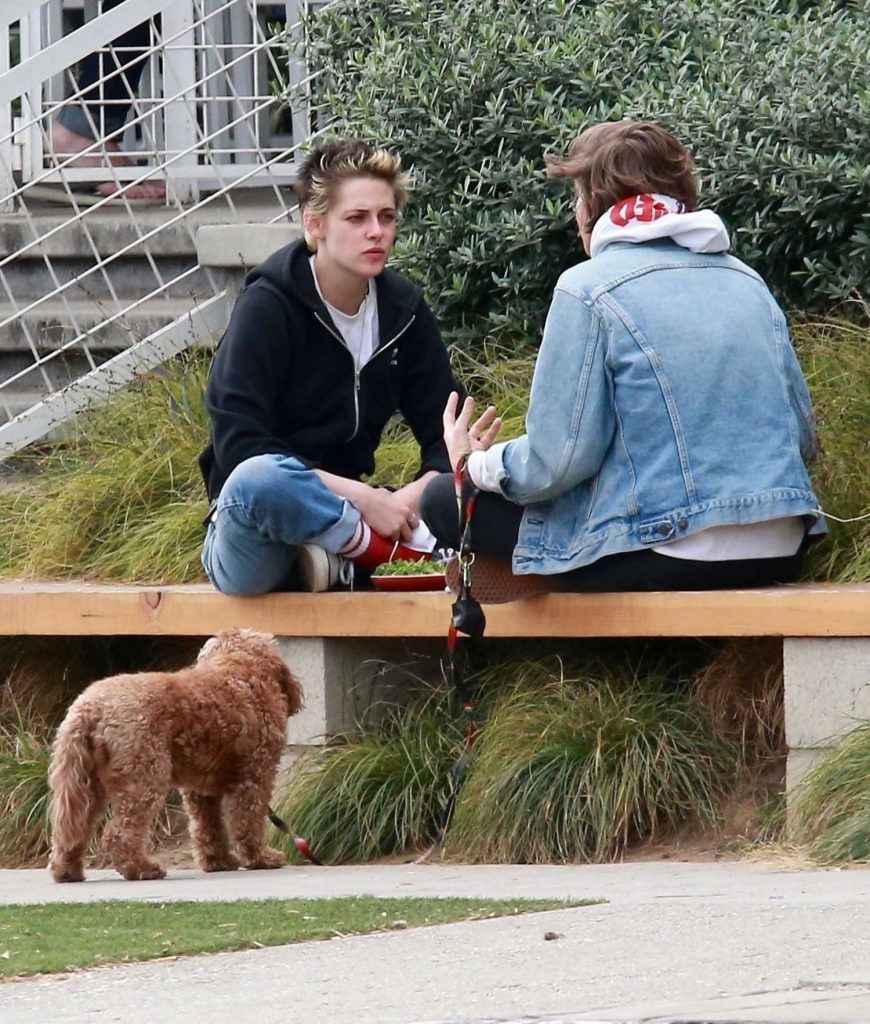 Kristen Stewart Was Seen at a Dog Park in Los Feliz-1