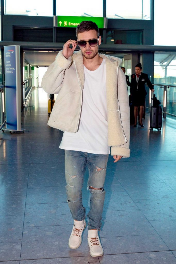 Liam Payne Arrives at Heathrow Airport in London-2