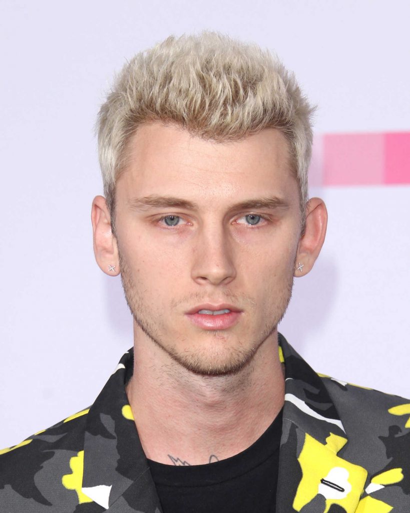 Machine Gun Kelly at 2017 American Music Awards at the Microsoft Theater in Los Angeles-2