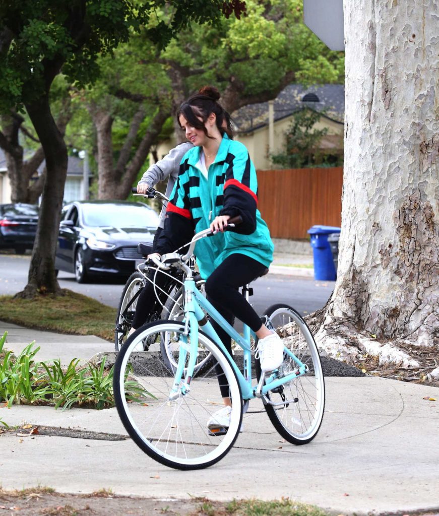 Selena Gomez Rides Her Bike in Los Angeles-3