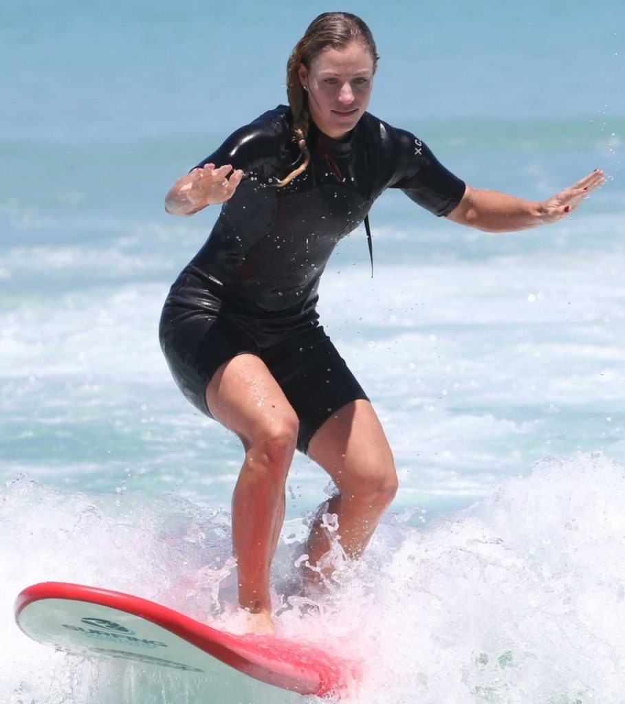 Angelique Kerber Takes Surfing Lesson at Trigg Beach in Perth, Australia-2