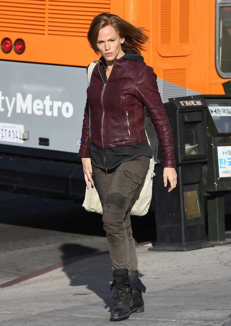 Jennifer Garner on the Set of Peppermint in Los Angeles – Celeb Donut