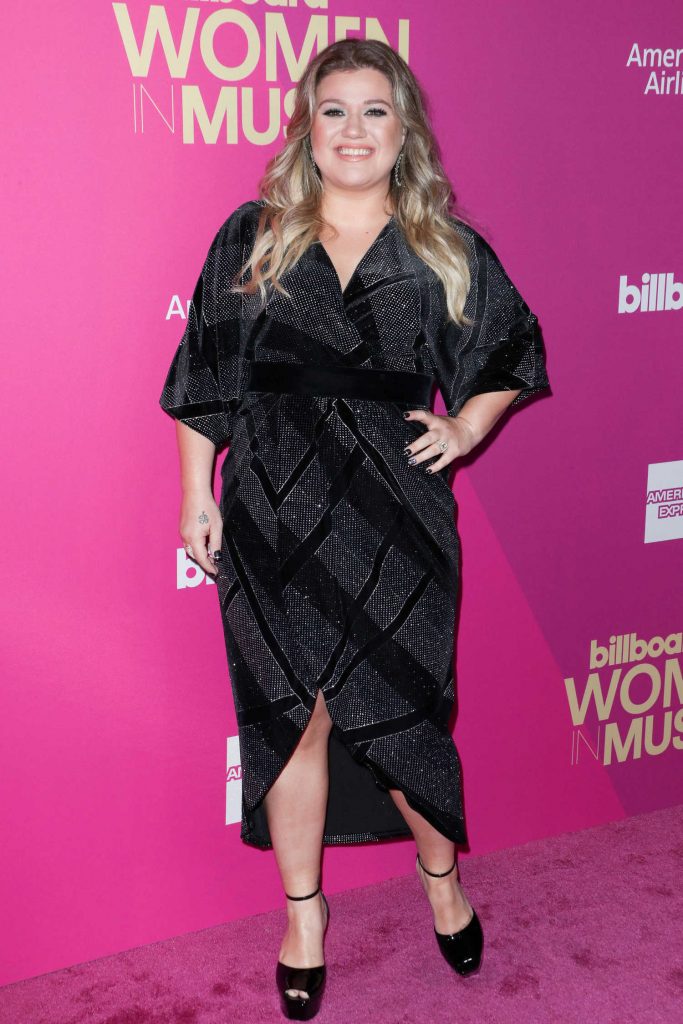 Kelly Clarkson at Billboard Women in Music in Los Angeles-3
