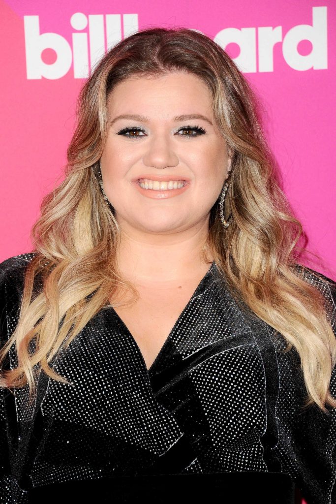 Kelly Clarkson at Billboard Women in Music in Los Angeles-5