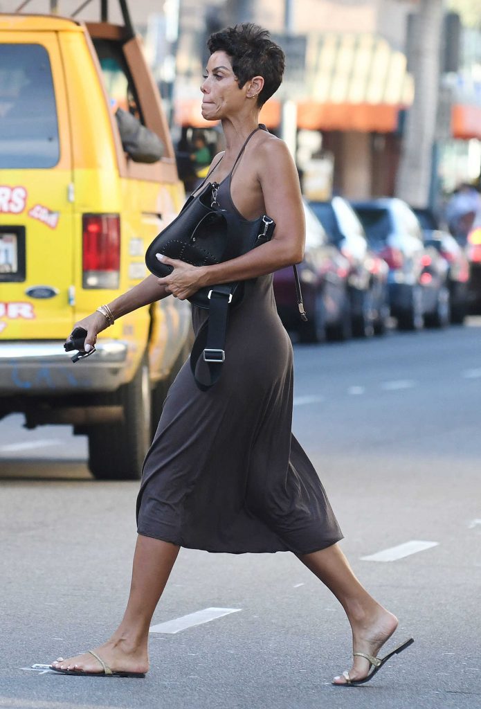 Nicole Murphy Was Spotted Out in Beverly Hills-1