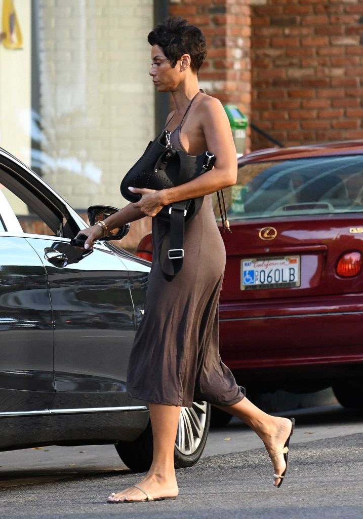 Nicole Murphy Was Spotted Out in Beverly Hills-4