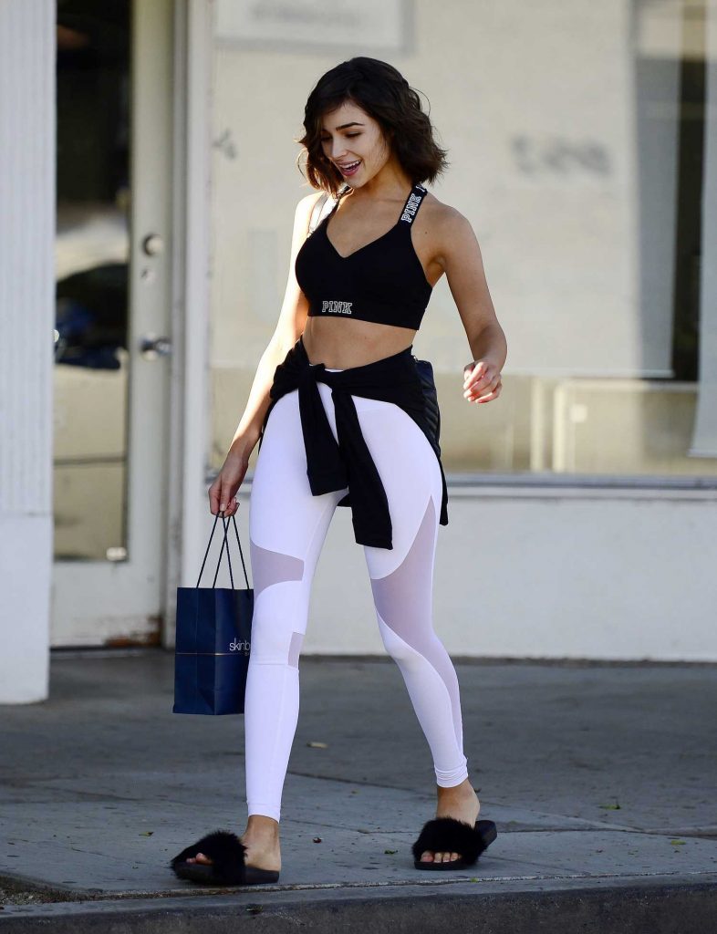 Olivia Culpo Leaves a Hair Salon in Beverly Hills-1