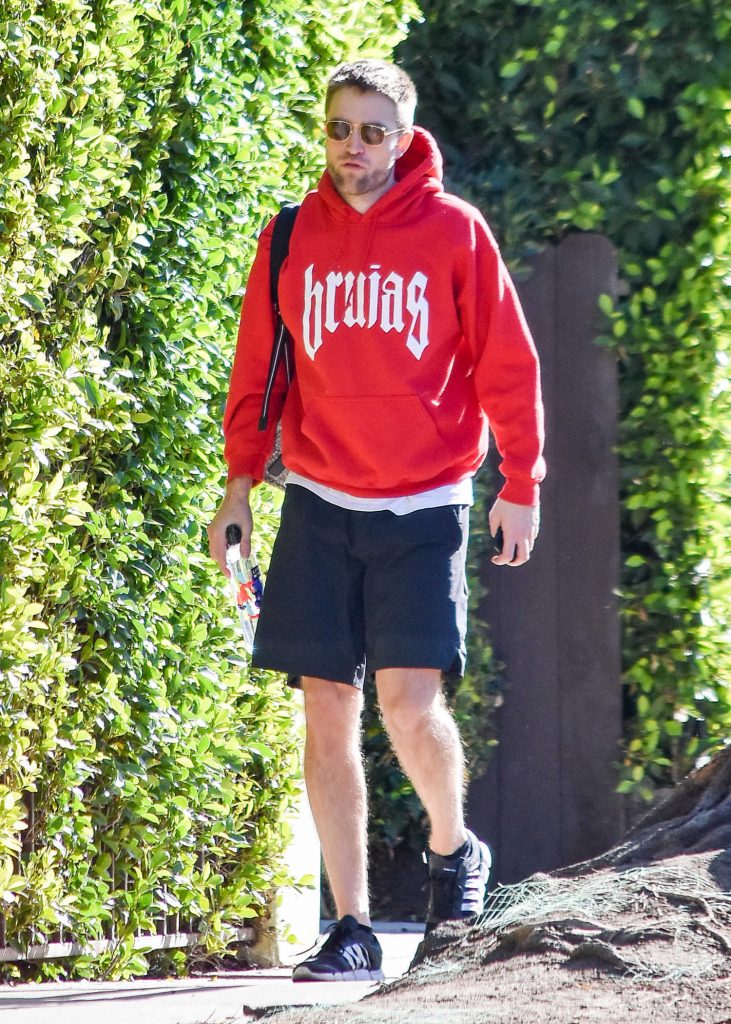 Robert Pattinson Was Spotted Out Los Angeles-1