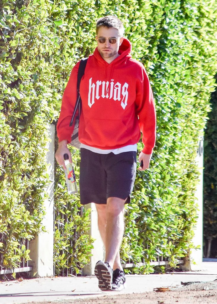 Robert Pattinson Was Spotted Out Los Angeles-2