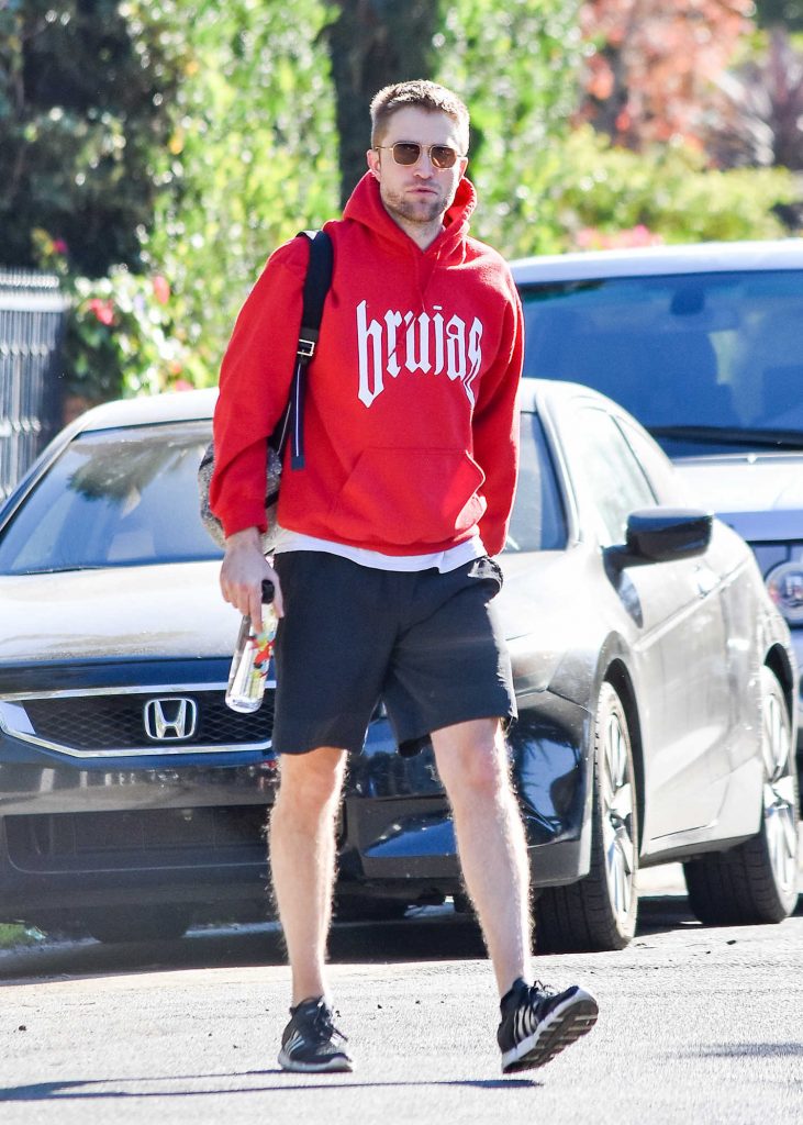 Robert Pattinson Was Spotted Out Los Angeles-4