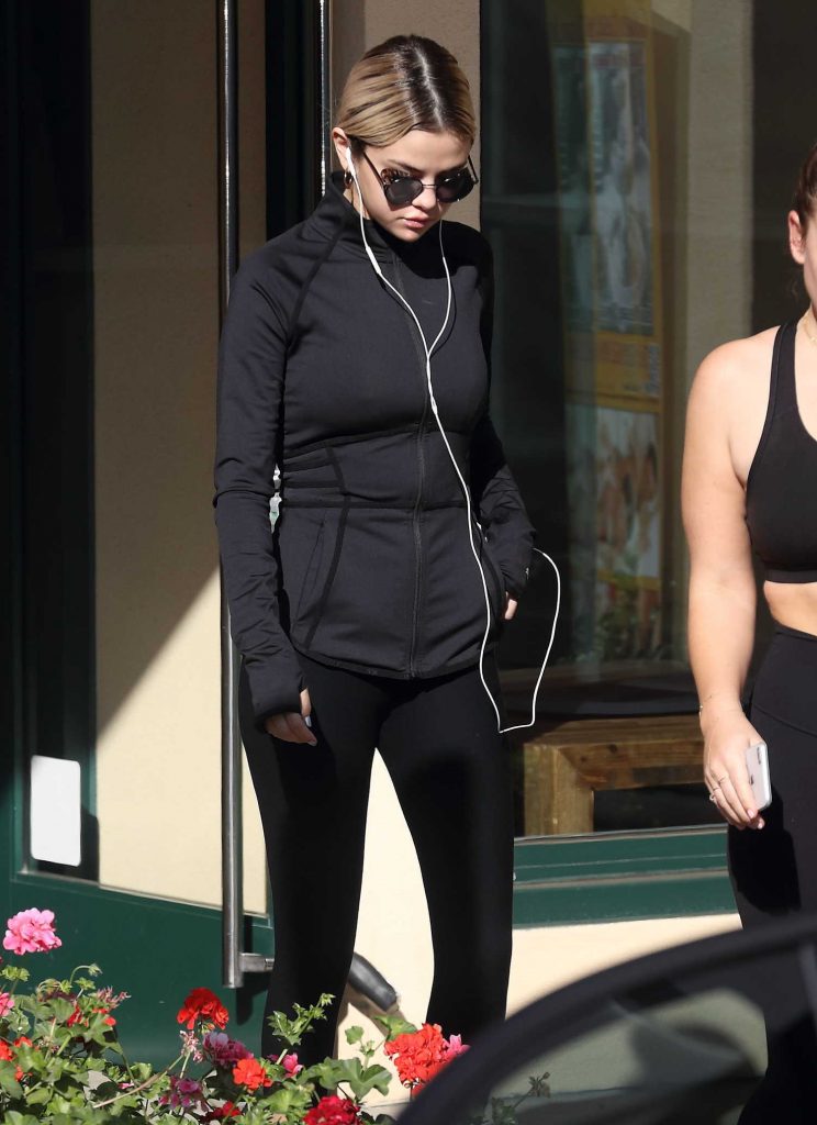 Selena Gomez Hits the Gym in Los Angeles-1