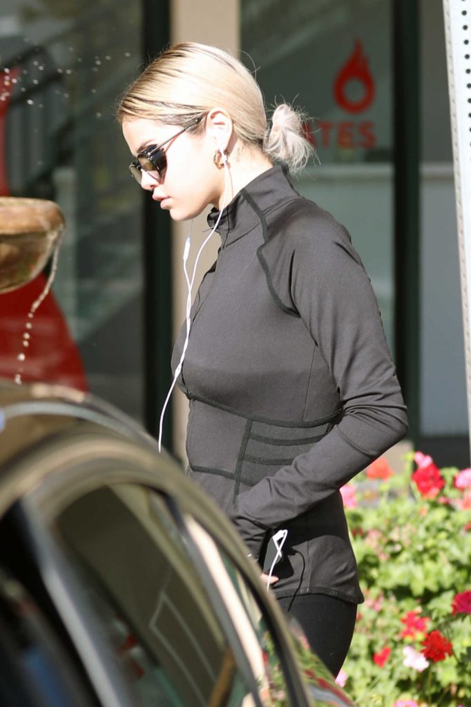 Selena Gomez Hits the Gym in Los Angeles-4