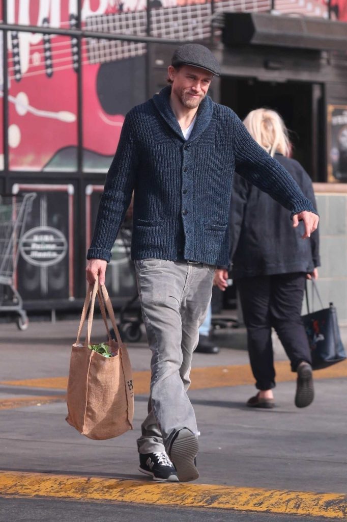 Charlie Hunnam Goes Shopping at Ralph's in Los Angeles-3