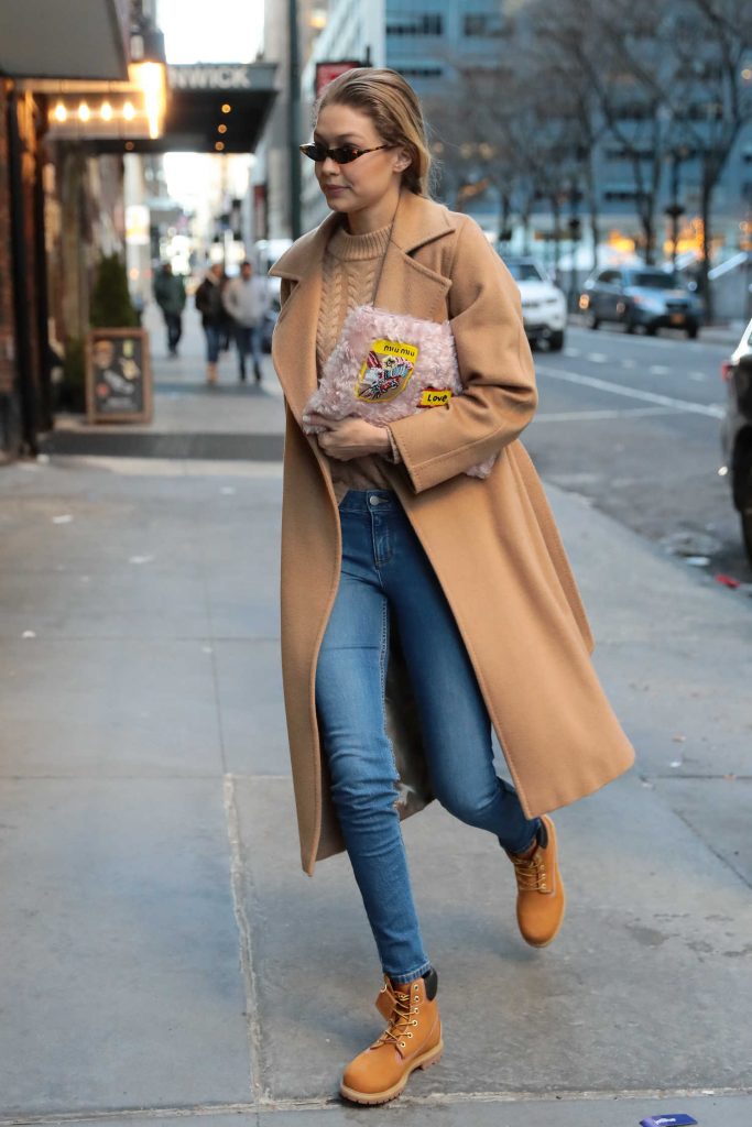 Gigi Hadid Steps Out in NYC-4