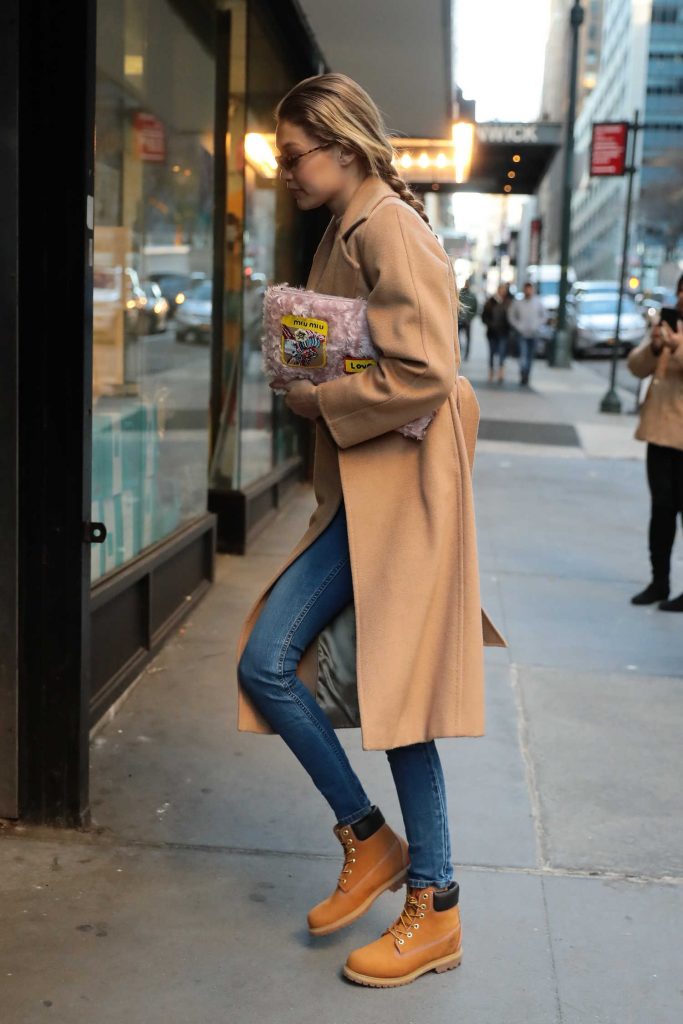 Gigi Hadid Steps Out in NYC-5