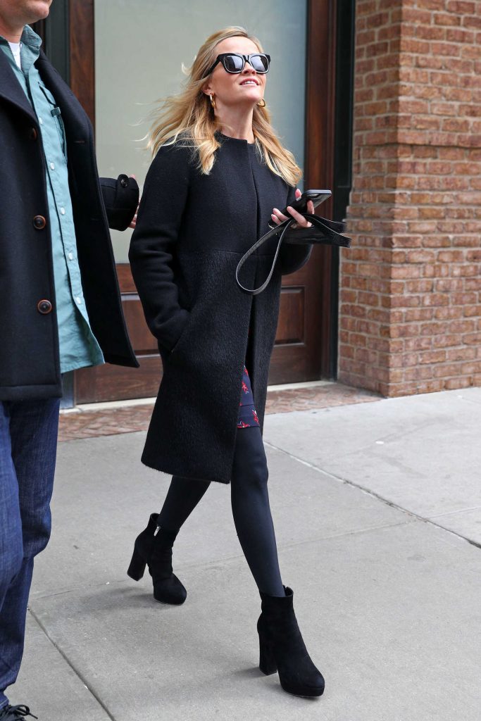 Reese Witherspoon Leaves Her Hotel in New York-3