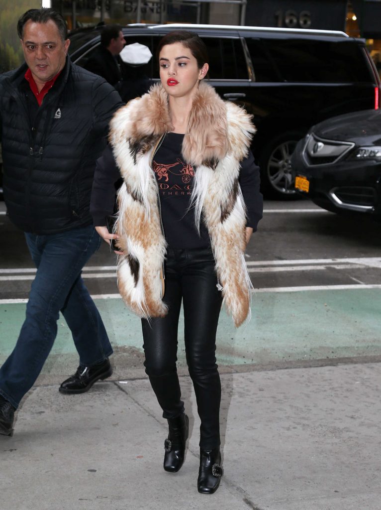 Selena Gomez Heads to a Recording Studio in NYC-2