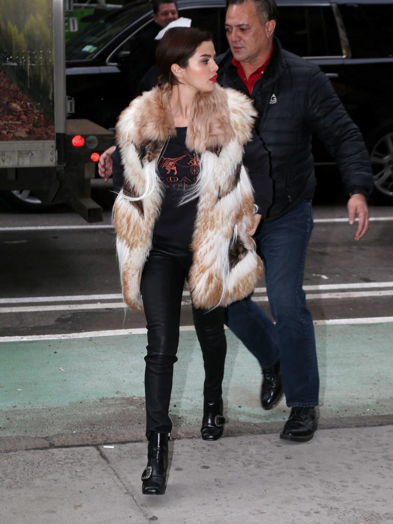 Selena Gomez Heads to a Recording Studio in NYC-3
