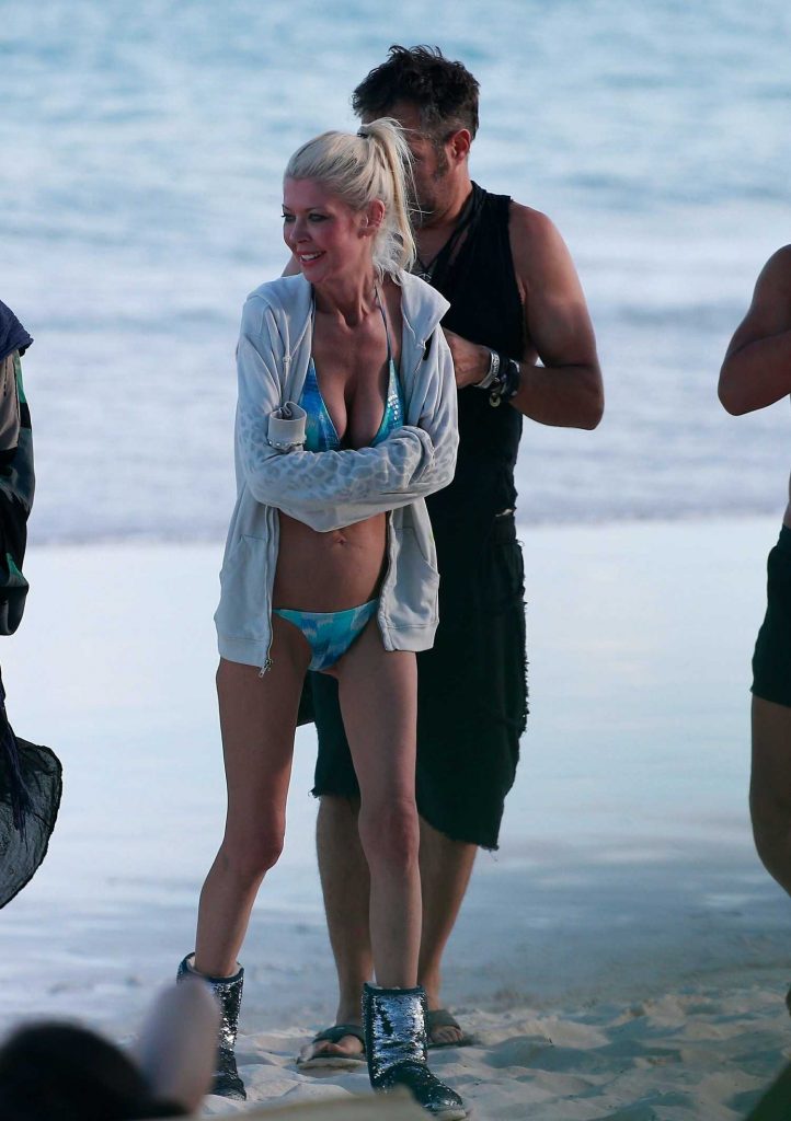 Tara Reid in Bikini at the Beach in Mexico-1