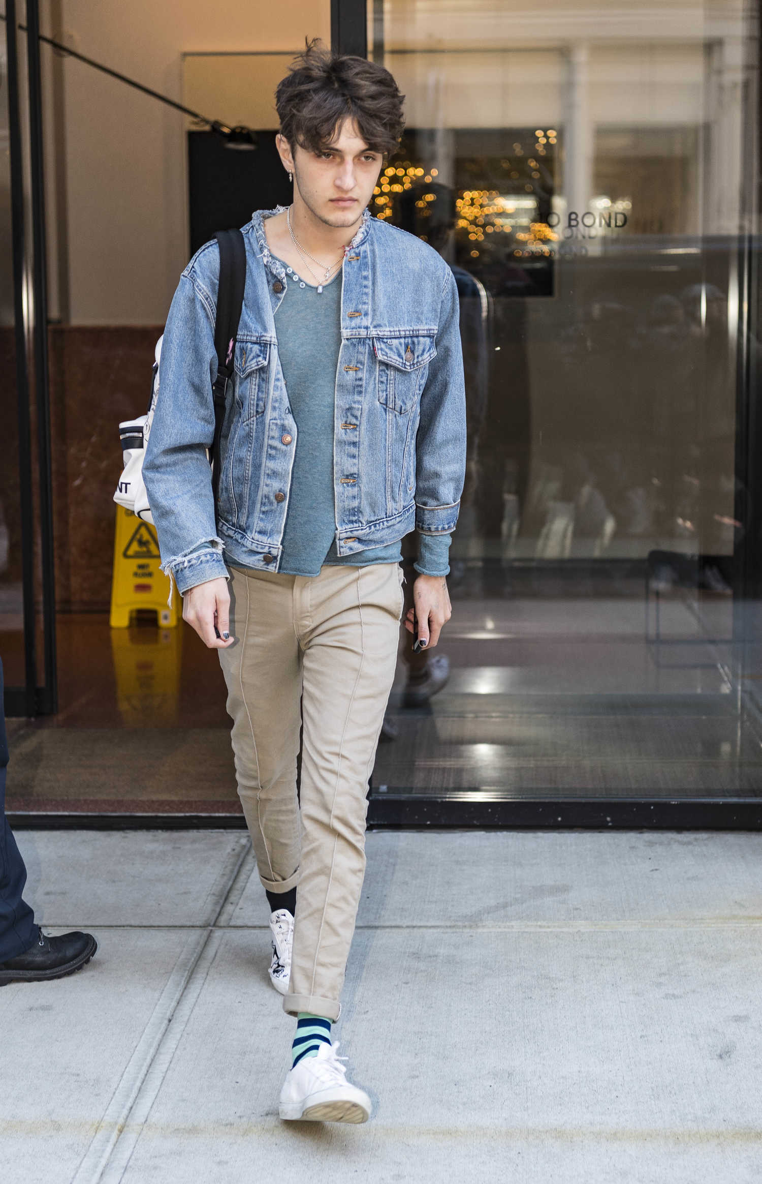 Anwar Hadid Was Spotted Out in New York City – Celeb Donut