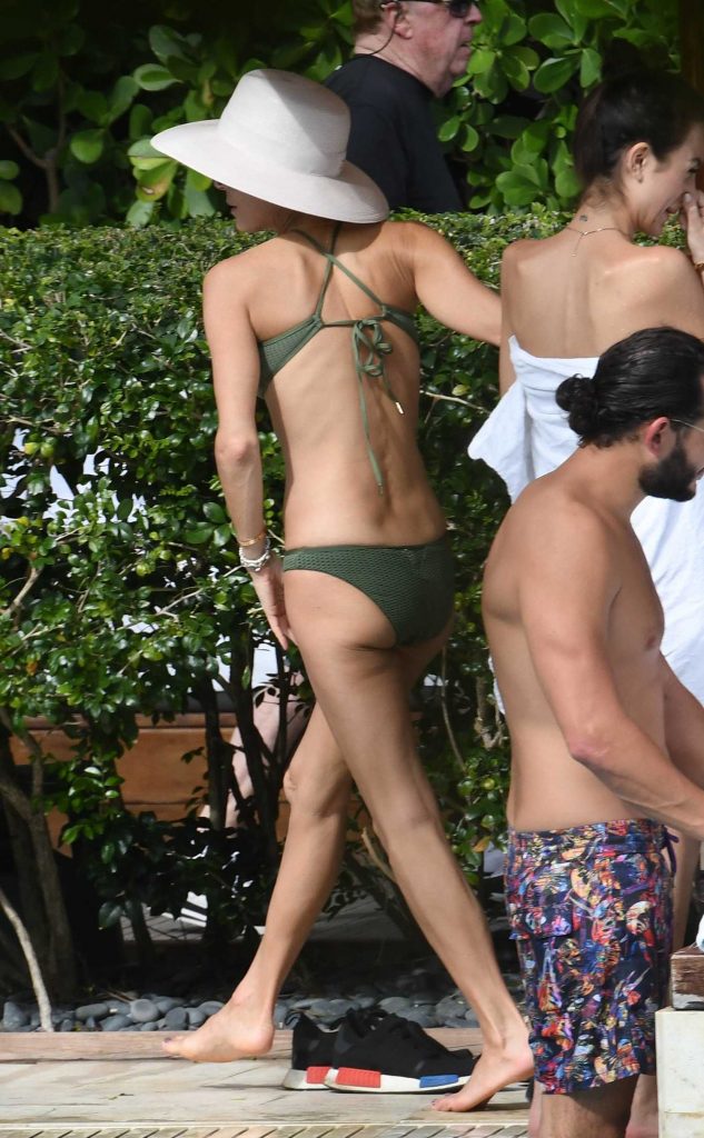 Bethenny Frankel in Bikini By the Pool in Miami-3