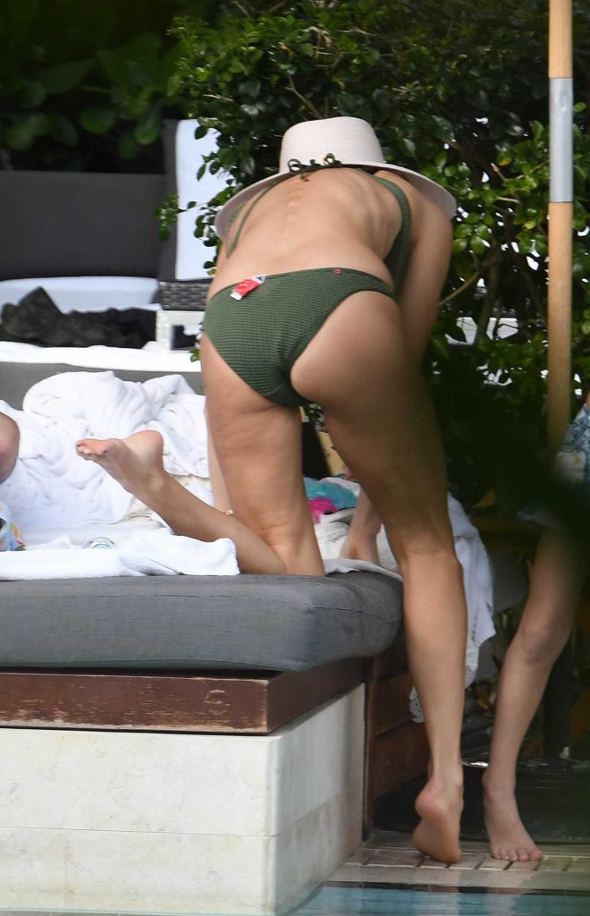 Bethenny Frankel in Bikini By the Pool in Miami-5