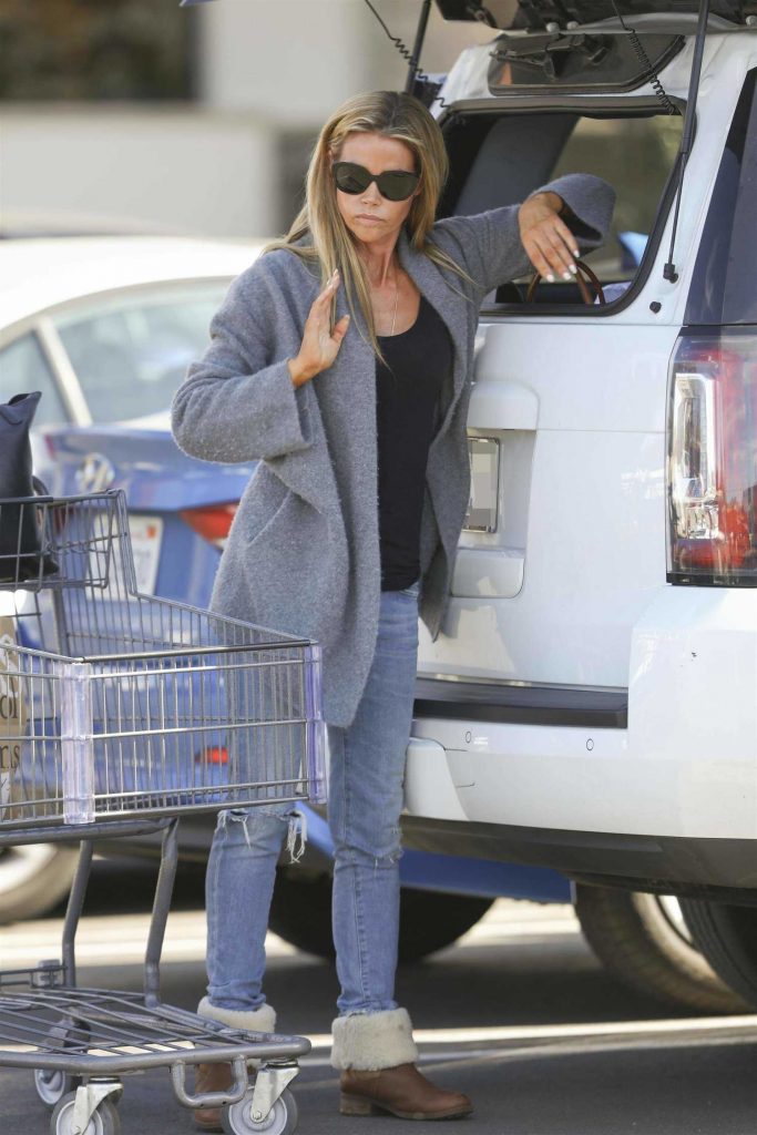 Denise Richards Goes Shopping at Bristol Farms in Woodland Hills-5