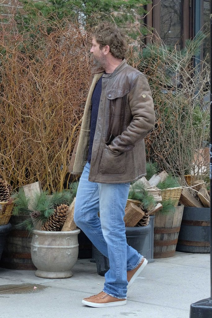 Gerard Butler Was Seen Out in Tribeca, New York-2
