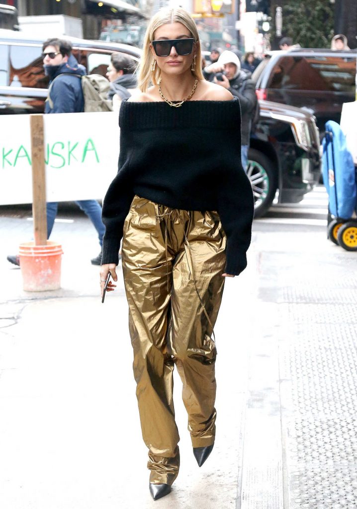 Hailey Baldwin Looks Stylish During New York Fashion Week in New York City-1