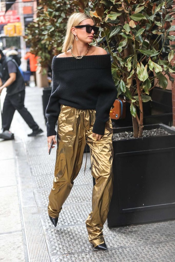 Hailey Baldwin Looks Stylish During New York Fashion Week in New York City-4