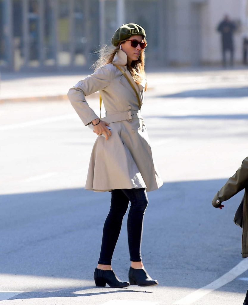 Jessica Biel Wears a Green Beret in Tribeca, NYC-4