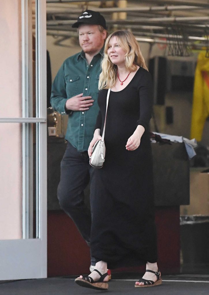 Kirsten Dunst Leaves the Dry Cleaners with Her Fiance Jesse Plemons in LA-2