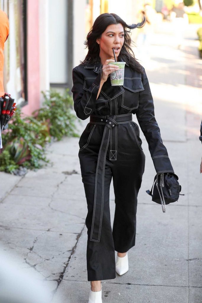 Kourtney Kardashian Out Shopping in Los Angeles-3